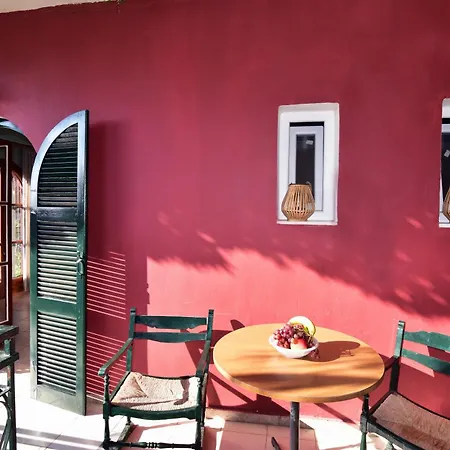 Πανσιόν Lord Ape Club Μπενίτσες