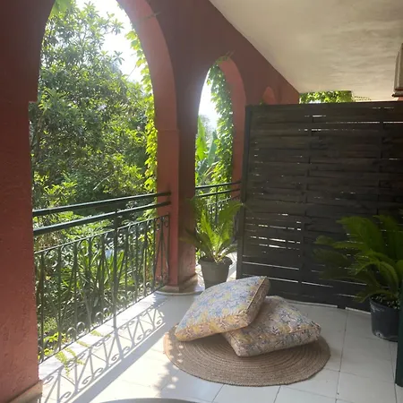 Lord Ape Club Гостевой дом Бенитсес